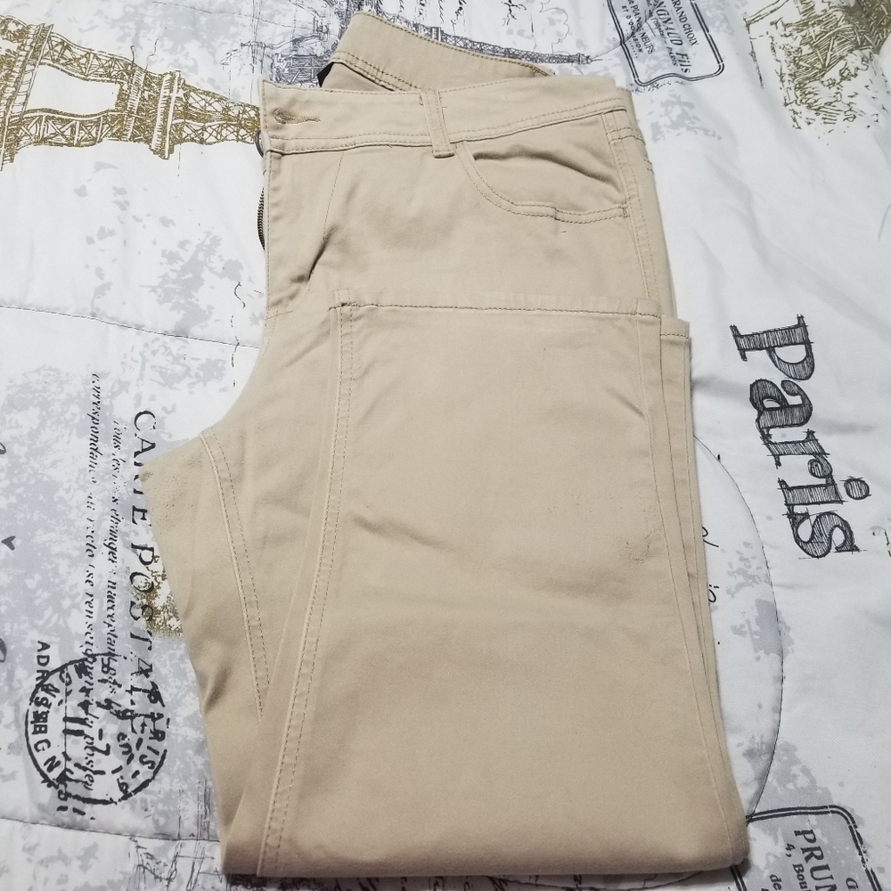 This are tan Jean's with front and back po…